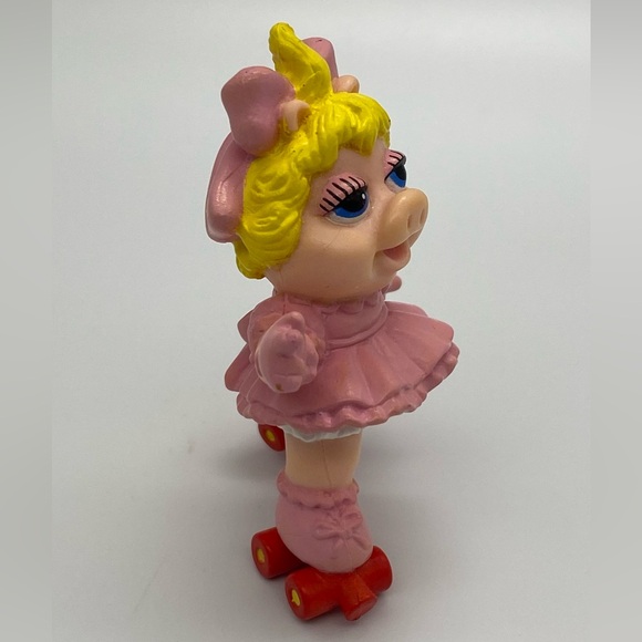 Vintage McDonald’s Miss Piggy Skating Figure Toy - Picture 2 of 9